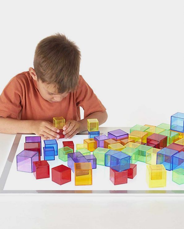 Cubos translúcidos de diferentes tamaños ideal para la mesa de luz de la marca tickit