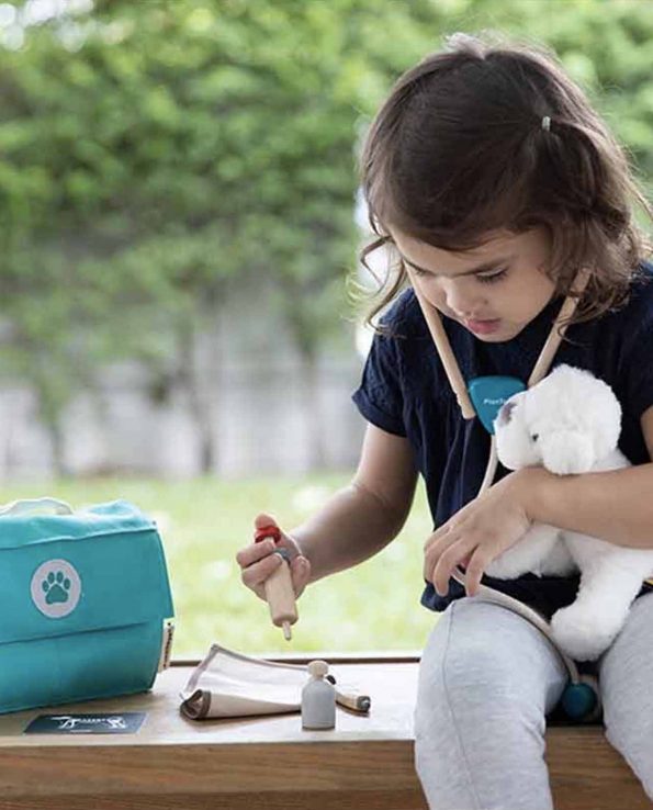 Set veterinario de juguete para niños y niñas de madera de Plantoys