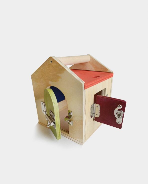 Caja de cerraduras vetas y virutas de madera hecha a mano montessori waldorf regio emilia